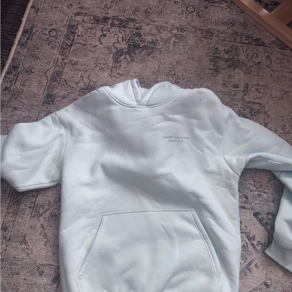 Women’s blue comfort sweatshirt